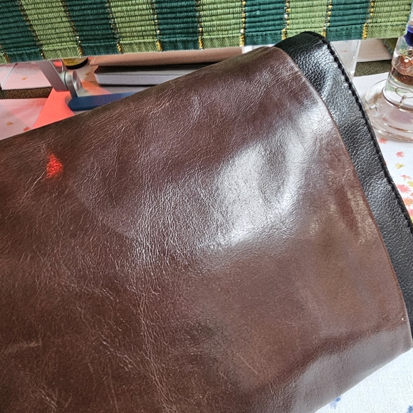 Elliot Lucca medium sized mixed grain/color leather clutch - Picture 3 of 13